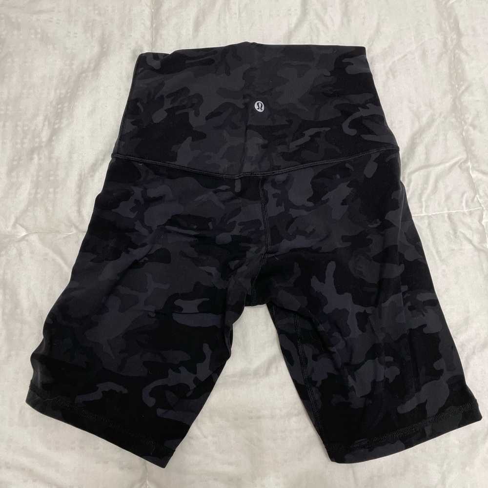 Align 8 inch biker short